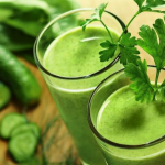 verde detox com abacaxi, couve e hortelã